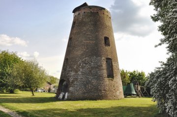 Foto van <p>Molen Van Houdt<br />Molen Zeeuws</p>, Rummen (Geetbets), Foto: Donald Vandenbulcke, Staden, 18.05.2010 | Database Belgische molens