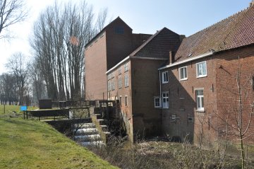 Foto van <p>Smeiersmarkmolen<br />Smeyersmarkmolen<br />Molens Vannerom</p>, Sint-Pieters-Kapelle (Herne), Foto: Donald Vandenbulcke, 09.03.2010 | Database Belgische molens