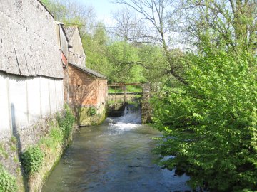 Foto van <p>Moulin de la Batterie<br />Moulin de Strale<br />Moulin Vandenbrouck</p>, Jodoigne-Souveraine (Jodoigne), Foto: Frans Van Bruaene, Laakdal, 24.04.2009 | Database Belgische molens