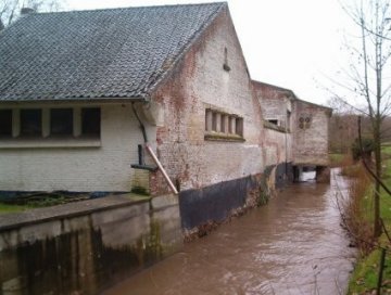 Foto van <p>Moulin d'Haut</p>, Court-Saint-Etienne, Foto: Jean-Paul Vingerhoed | Database Belgische molens