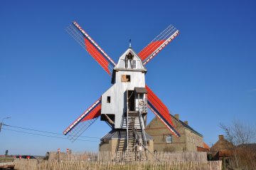 Foto van Beeuwsaertmolen<br />Blauwe Molen<br />Bikschotemolen, Bikschote (Langemark-Poelkapelle), Foto: Donald Vandenbulcke, Staden, 06.03.2011 | Database Belgische molens