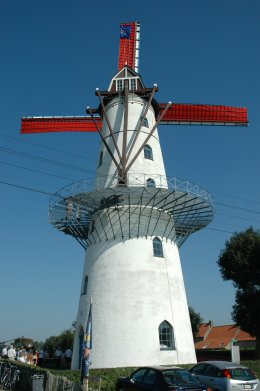 Foto van Couchezmolen<br />Molen Couchez - II<br />Isackers molen<br />Witte Molen, Zarren (Kortemark), Foto: Donald Vandenbulcke | Database Belgische molens