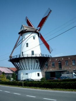 Foto van De Grote Macht<br />Witte Molen, Moorsele (Wevelgem), Foto: Herman Vanhoutte, Wevelgem | Database Belgische molens