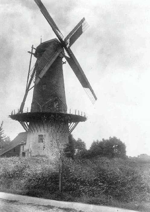 Plaatsmolen, Platsemolen, Dorpsstraatmolen, Molen Tuytten