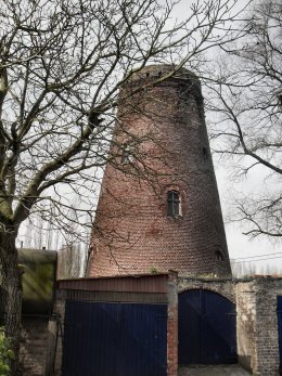 Foto van Allekerkemolen<br />Alkerkmolen<br />Roelsmolen<br />Oudeakkermolen, Sijsele (Damme), Foto: Maarten Osstyn Adegem, 07.04.2010 | Database Belgische molens